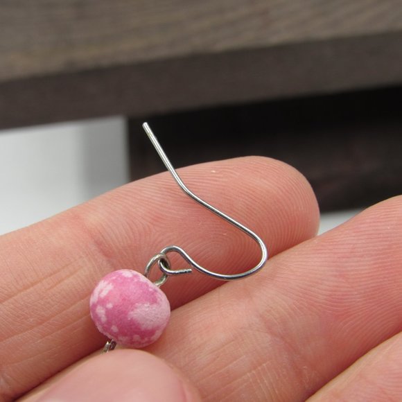 Pink Shell Dangle Earrings Vintage Costume Jewelry - Picture 3 of 5